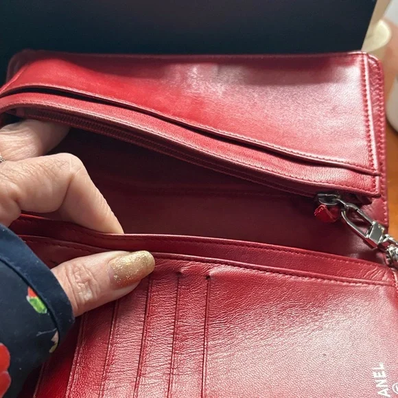 CHANEL Red Quilted Wallet - Picture 6 of 10